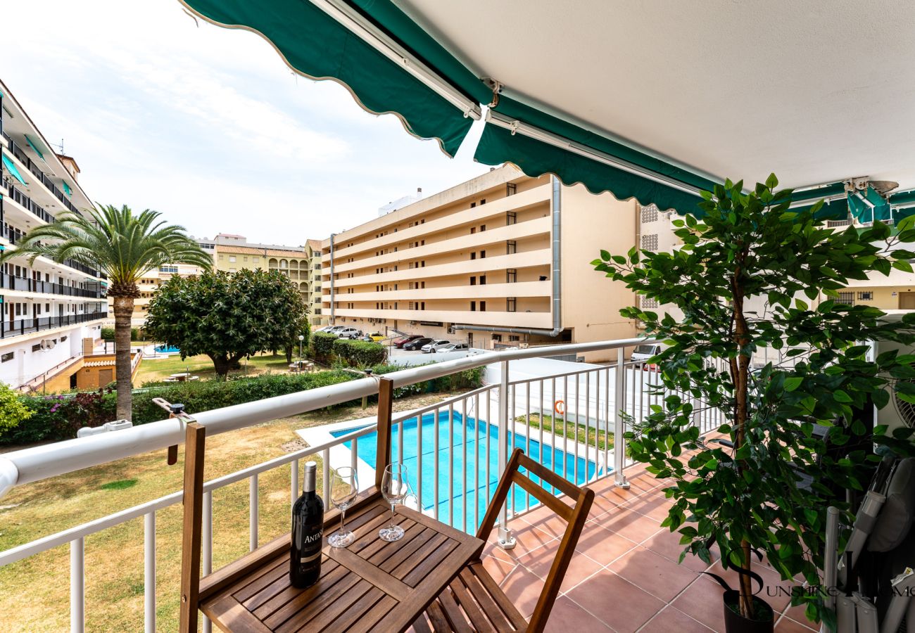 Apartamento en Fuengirola - Perfect Location 3 Bedrooms 2 bath, Parking, Pool