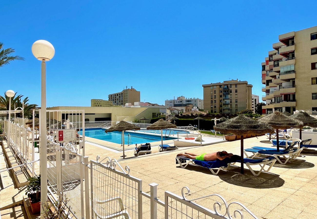 Apartamento en Torremolinos - Exquisite Central 2 Bedroom apt, Pool, Views