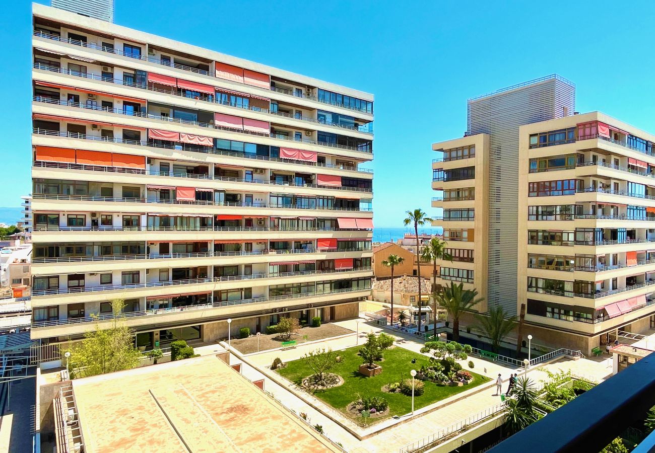 Apartamento en Torremolinos - Exquisite Central 2 Bedroom apt, Pool, Views