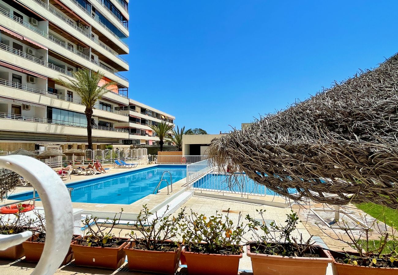 Apartamento en Torremolinos - Exquisite Central 2 Bedroom apt, Pool, Views