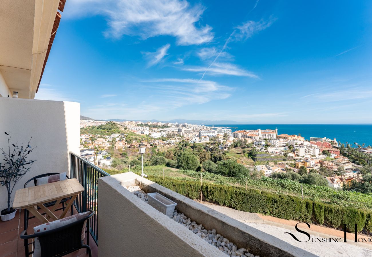 Casa adosada en Benalmádena - 3-Bed Seaview Escape: Pool, Garage, 4 Terraces