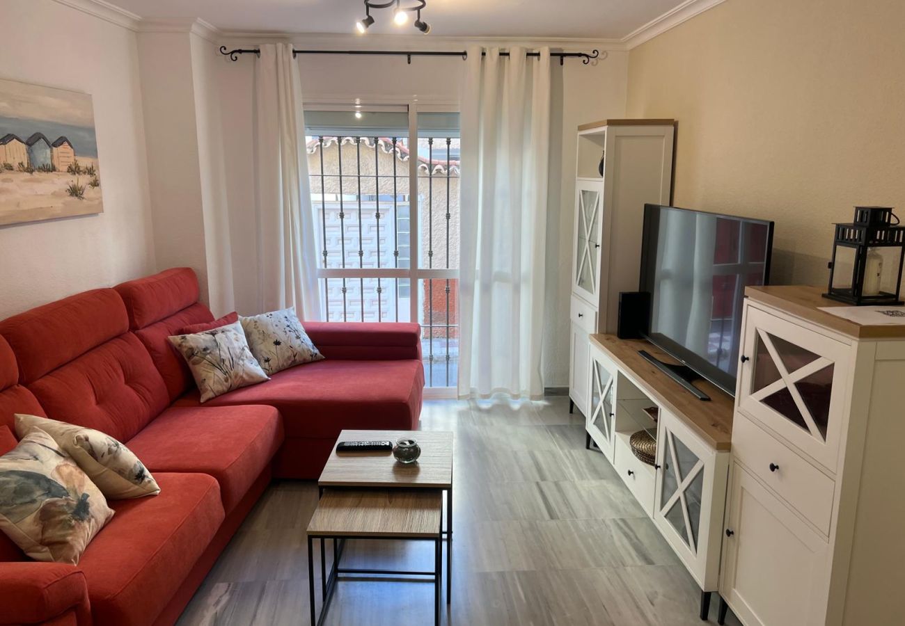 Apartamento en Torremolinos - 50 Meters from the Beach, 1 Bedroom with Parking