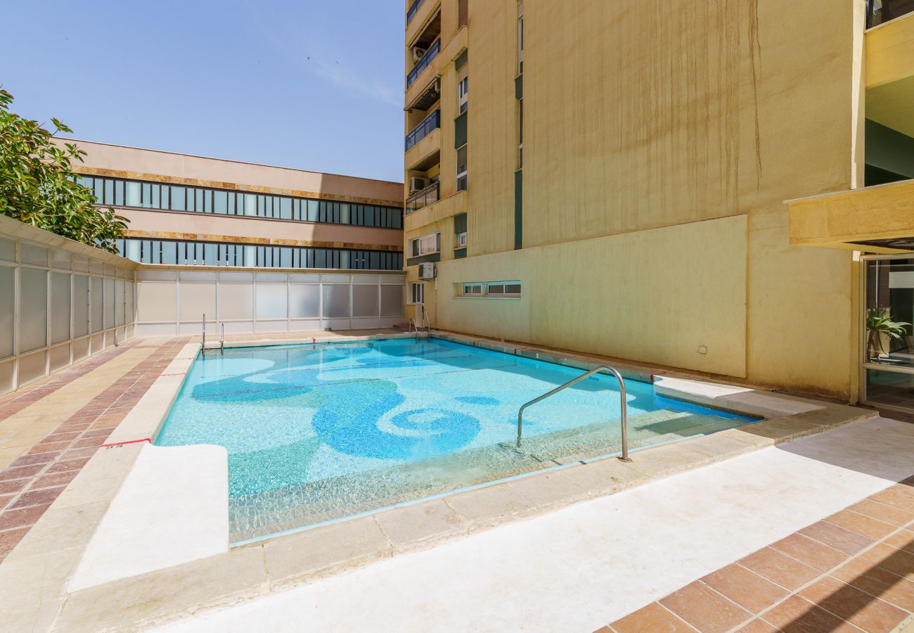 Apartamento en Torremolinos - 1st Line from the Beach, Views, Pool, Parking 