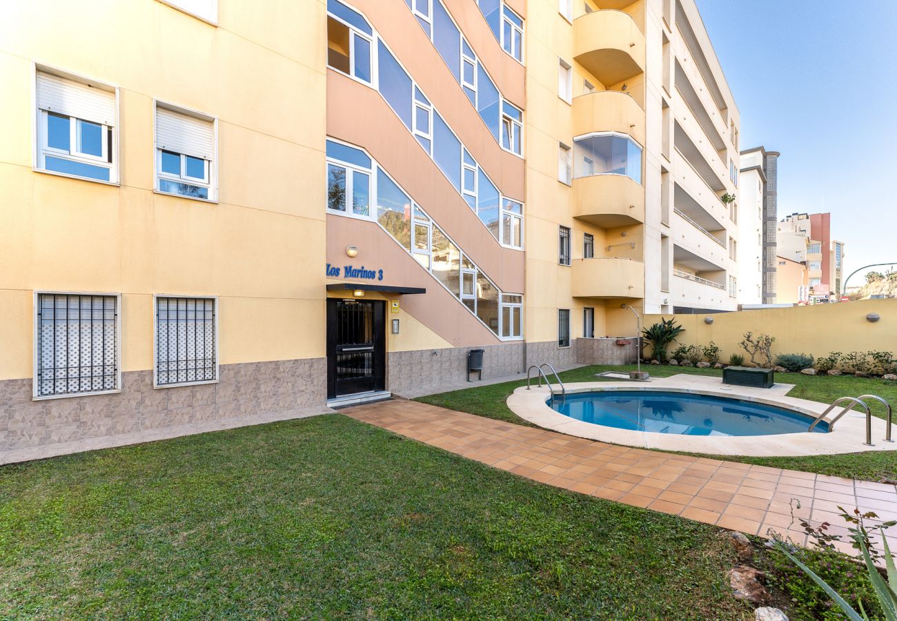 Appartement à Fuengirola - Superb Location Beachfront , 3 bed with terrace