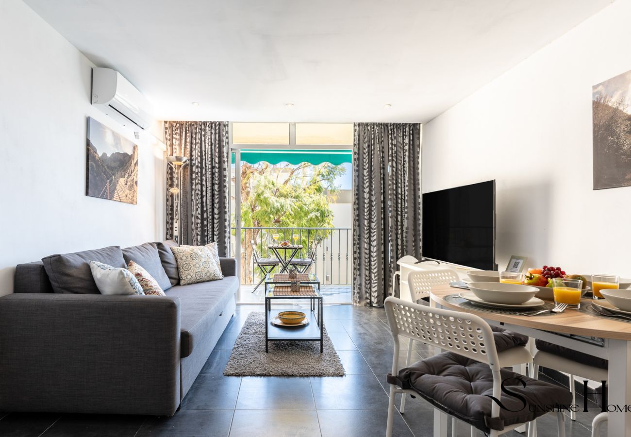 Appartement à Torremolinos - Stylish Seaview Terrace Retreat