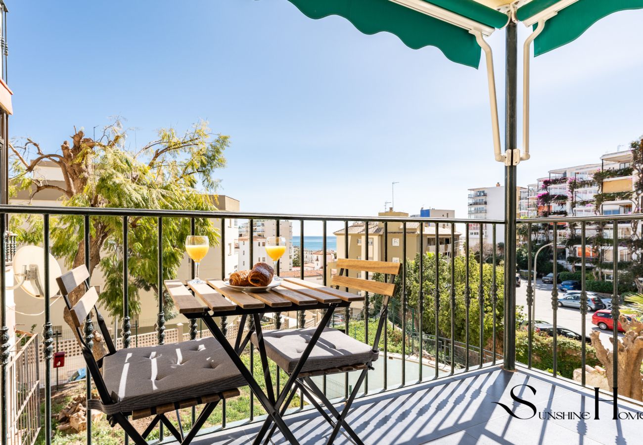 Appartement à Torremolinos - Stylish Seaview Terrace Retreat