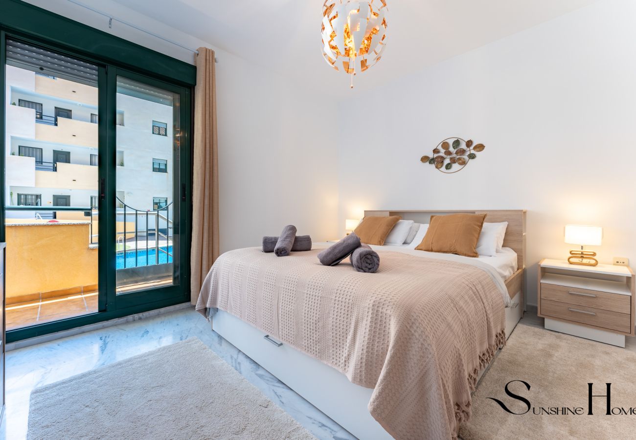 Appartement à Benalmádena - Elegant 2 Bed 2 Bath Apartment , Pool, Views, Parking