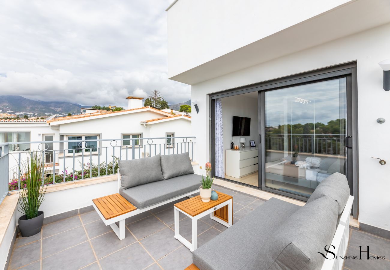 Maison mitoyenne à Fuengirola - Luxury townhouse with rooftop Sauna & Jacuzzi