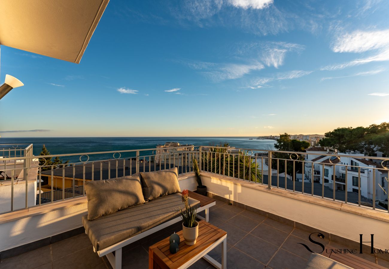 Maison mitoyenne à Fuengirola - Luxury townhouse with rooftop Sauna & Jacuzzi