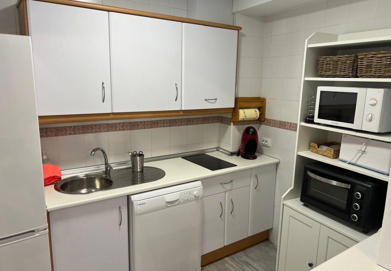 Appartement à Torremolinos - 50 Meters from the Beach, 1 Bedroom with Parking