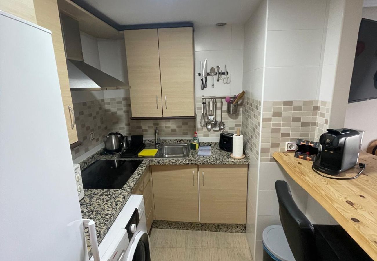 Appartement à Torremolinos - Cozy 2 Bedroom Duplex, Parking, Terrace, Office, Pool! 