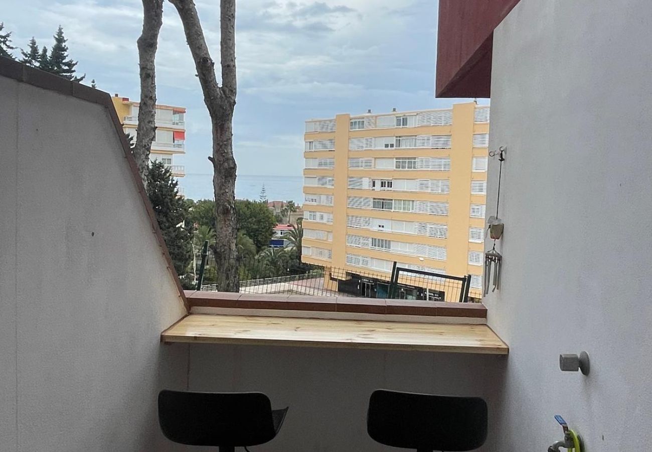 Appartement à Torremolinos - Cozy 2 Bedroom Duplex, Parking, Terrace, Office, Pool! 