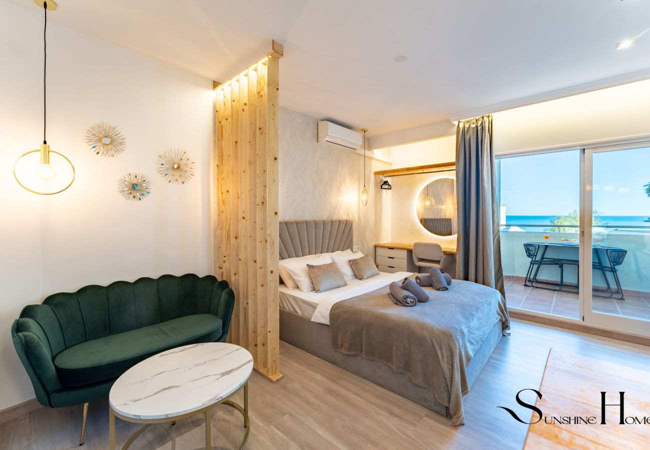 Studio in Benalmádena - Seaview beachfront studio with aqua park & balcony