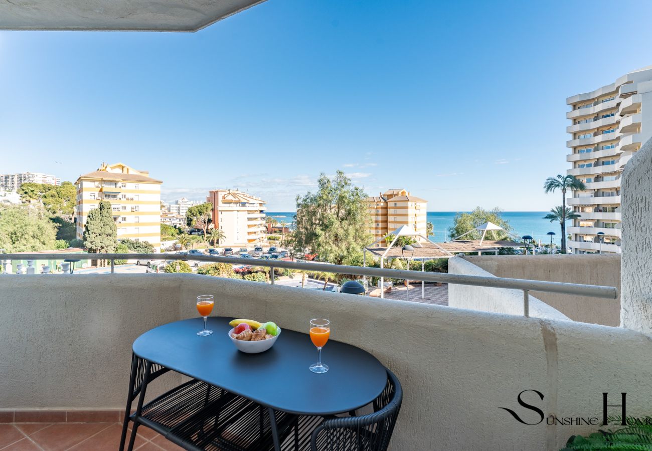 Studio in Benalmádena - Seaview beachfront studio with aqua park & balcony