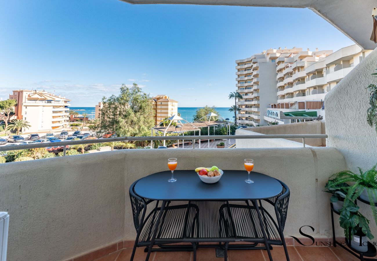 Studio in Benalmádena - Seaview beachfront studio with aqua park & balcony