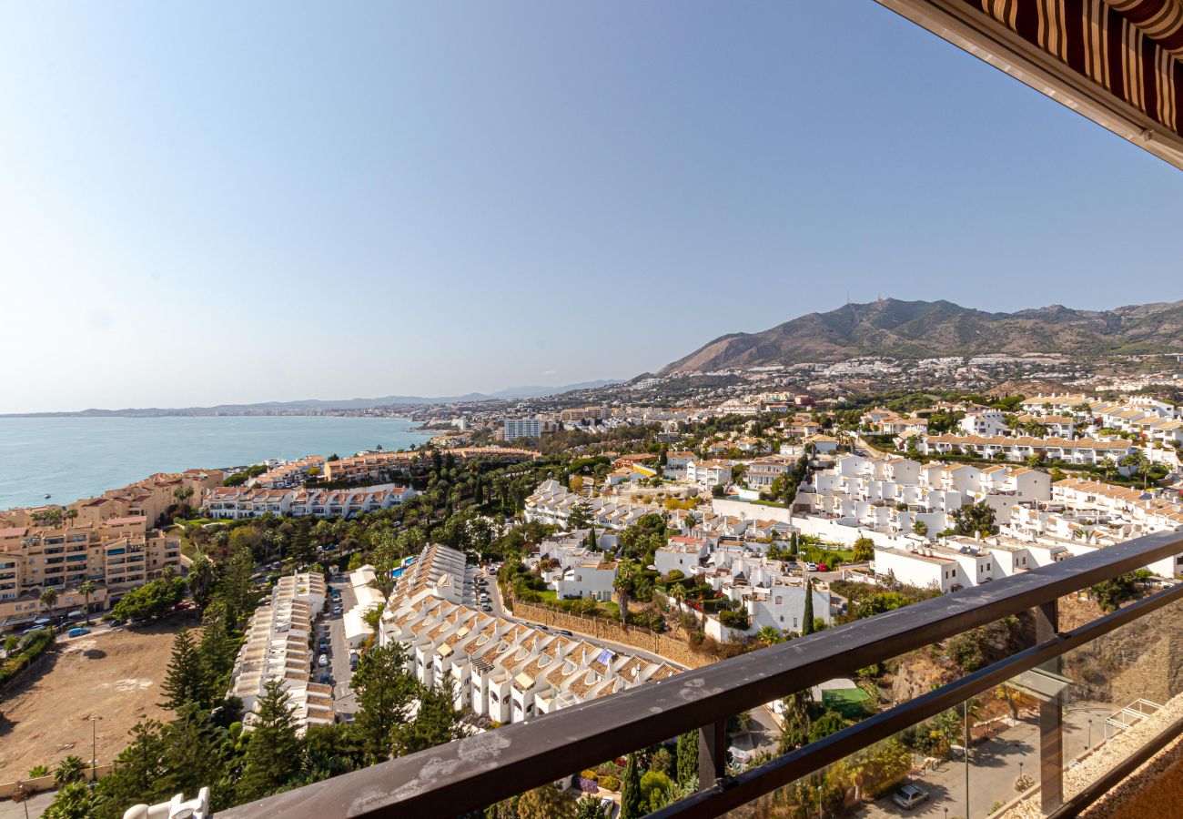 Apartment in Benalmádena - Stunning sea and mountains views close to the beach !