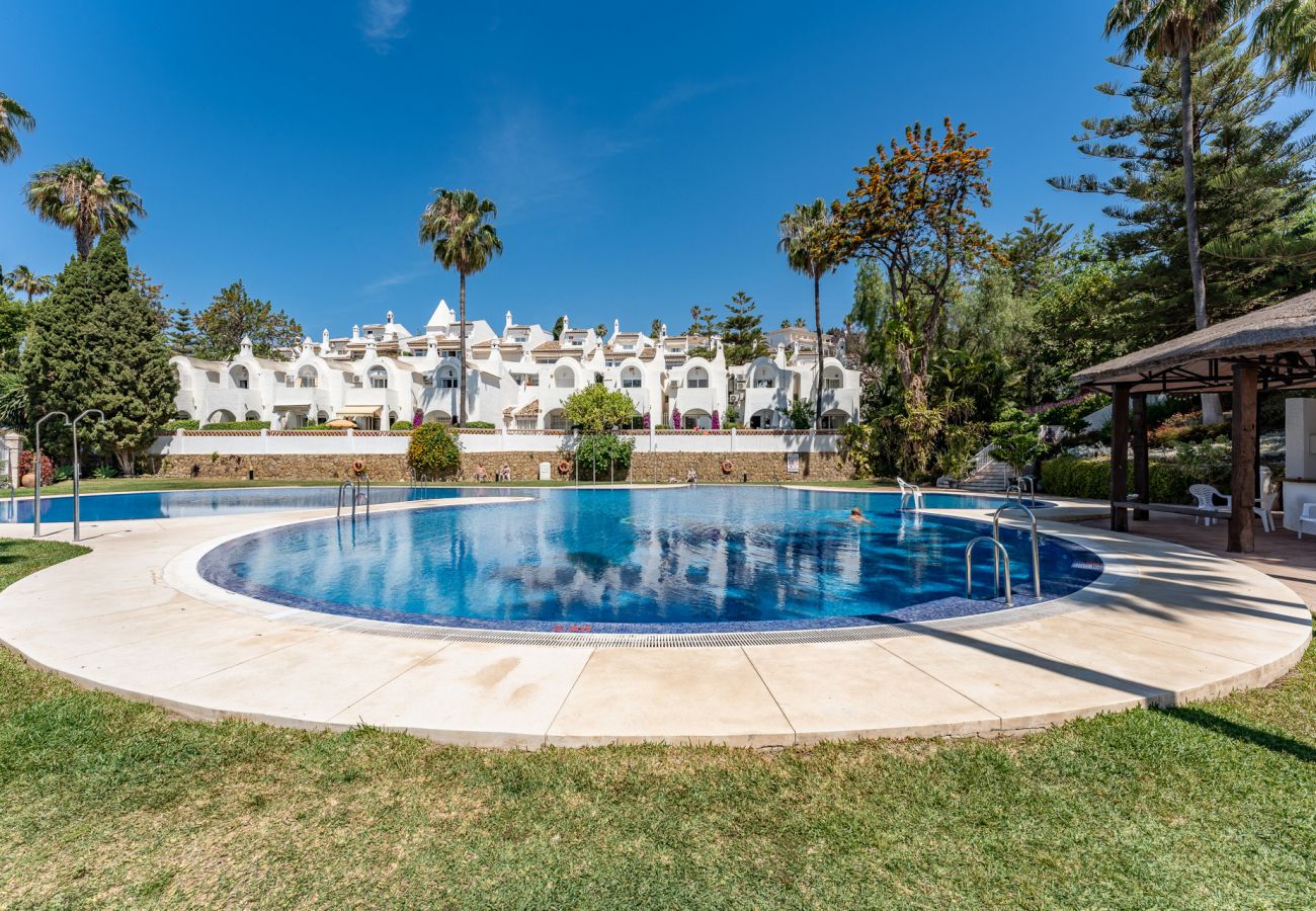 Apartment in Benalmádena - Casa Medellin Beachfront Oasis With Pool