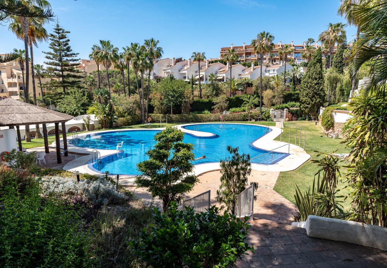 Apartment in Benalmádena - Casa Medellin Beachfront Oasis With Pool