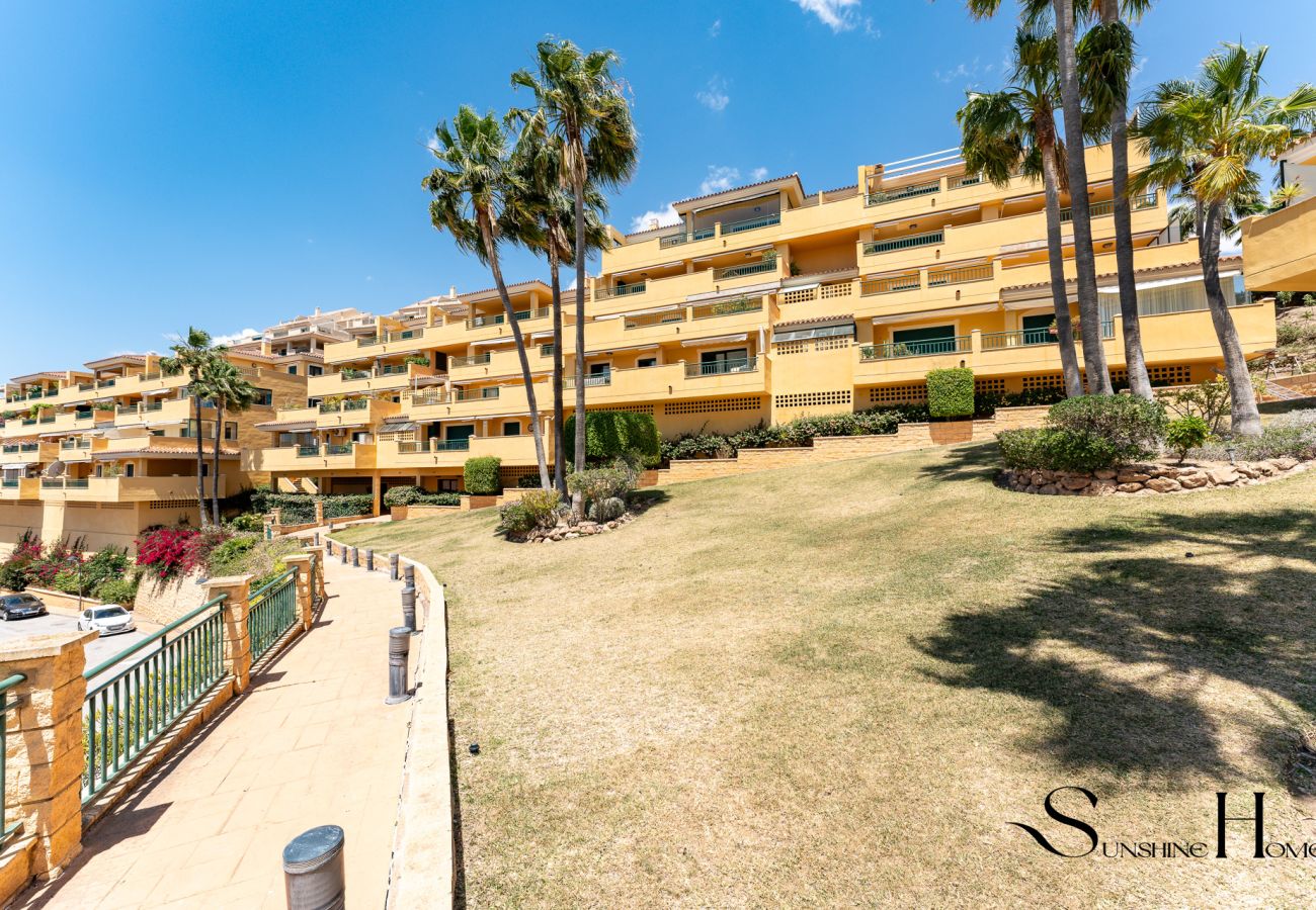 Apartment in Benalmádena - Terrace Of Paradise, 2 bed 2 bath, parking, pool 