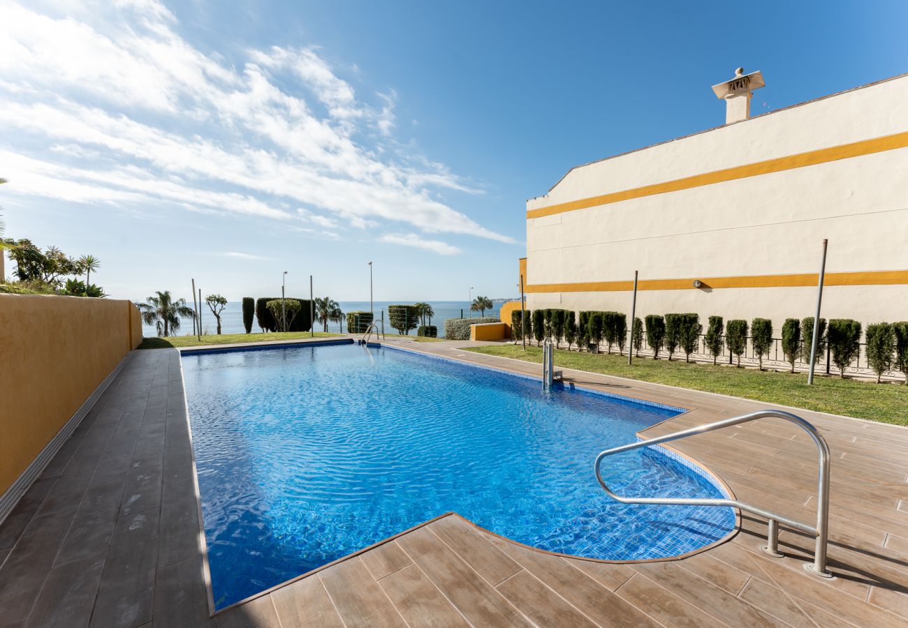 Apartment in Benalmádena - Horizon del Mar, 2BD Terrace, Sea View & Pool & Parking